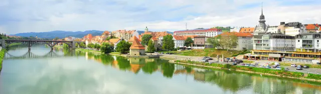 Scopri la bellissima città di Maribor, situata nella regione settentrionale della Slovenia. Conosciuta per i suoi vigneti, la città offre anche un'ampia scelta di attrazioni turistiche